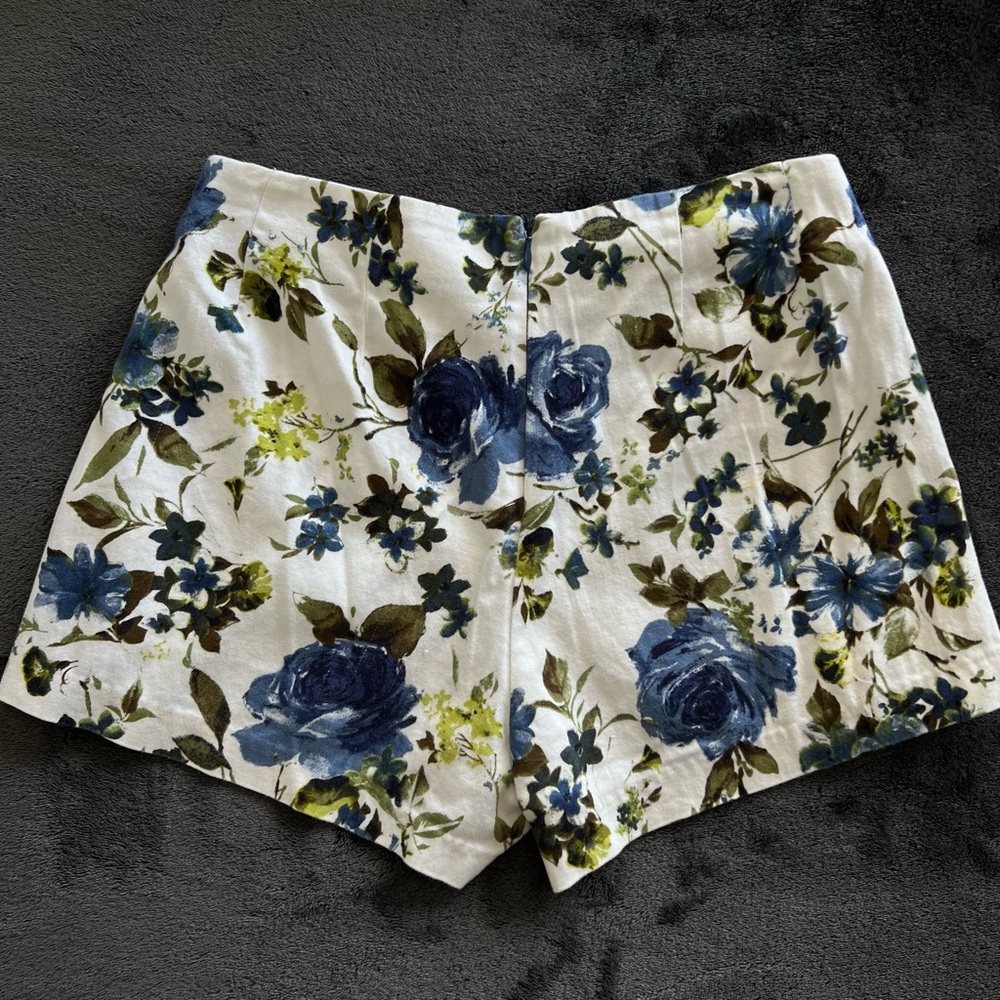 Esley Floral Shorts